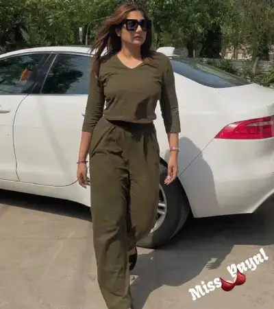 Escort Girl Yasmin Khan in Safdarjung